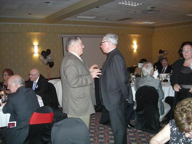 13 Pascal Sabourin et Jean-Louis Plouffe, évêque de Sault-Ste-Marie